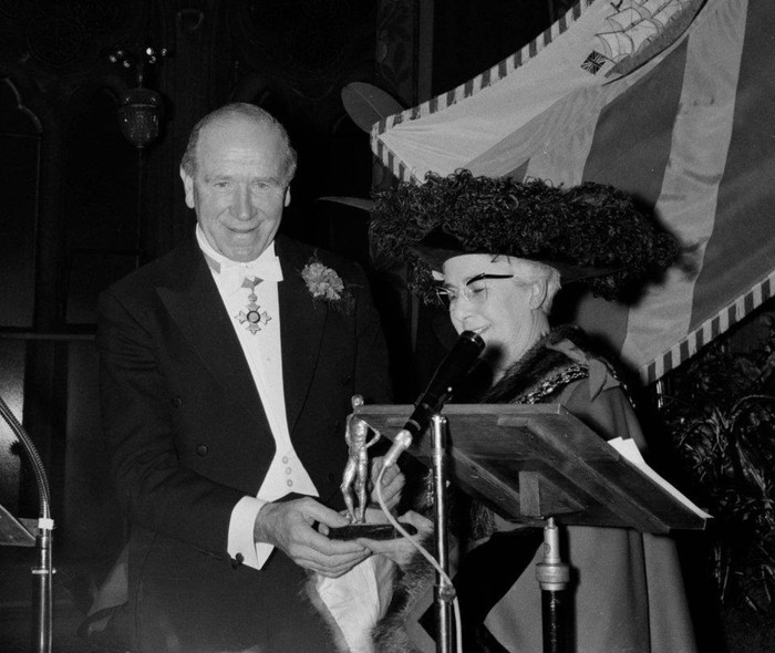 Sir Matt Busby trở thành công dân danh dự của thành phố Manchester, ngày 23/11/1967.